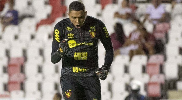 Goleiro do Al-Taawoun contra o Al-Nassr, Mailson &eacute; cria da base do Sport