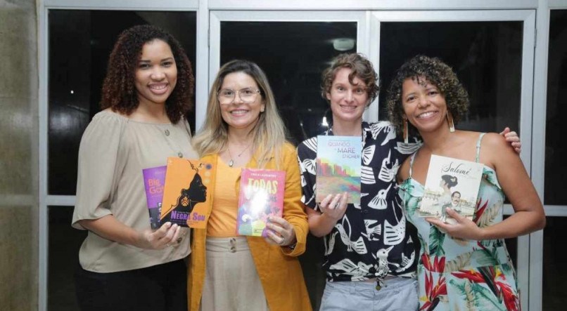 As escritoras Jaqueline Fraga, Cibele Laurentino, Yvonne Miller e Iaranda Barbosa na APL