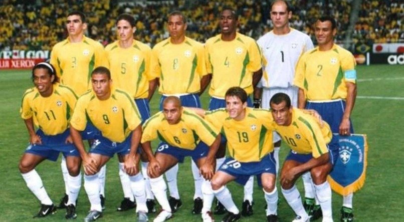 A seleção brasileira da Copa do Mundo de 2002.