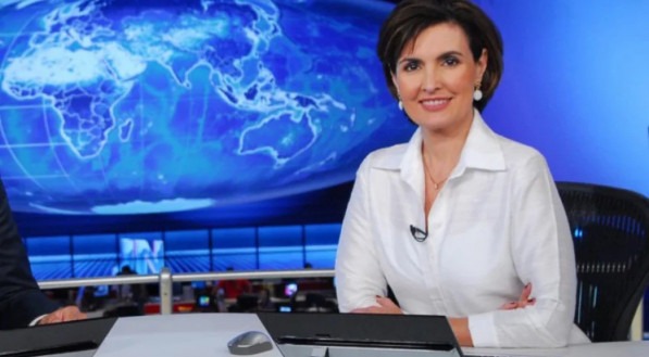 Fátima Bernardes na bancada do Jornal Nacional, da TV Globo