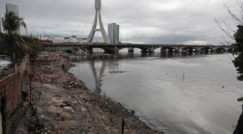 Antiga Comunidade Entre Pontes, no Pina, Zona Sul do Recife