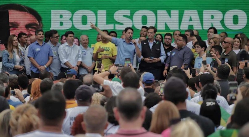 Anderson Ferreira e Gilson Machado, respectivos pré-candidatos do PL ao Governo de Pernambuco e ao Senado, em ato no Recife