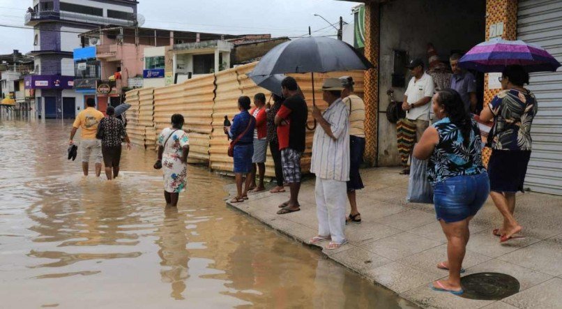 Barreiros, na Zona da Mata de Pernambuco, na manhã desta segunda-feira (4)