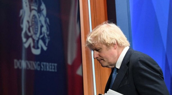 Boris Johnson enfrentava crise no governo