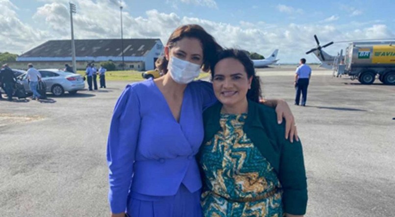 A primeira-dama Michele Bolsonaro e a vereadora Michele Collins (PP), do Recife