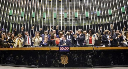 O Congresso derrubou nesta terça-feira (5) os vetos do presidente Bolsonaro às leis Paulo Gustavo e Aldir Blanc 2