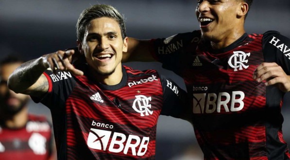 Pedro marcou pelo Flamengo no fim de semana e pode ser titular na Libertadores 2022