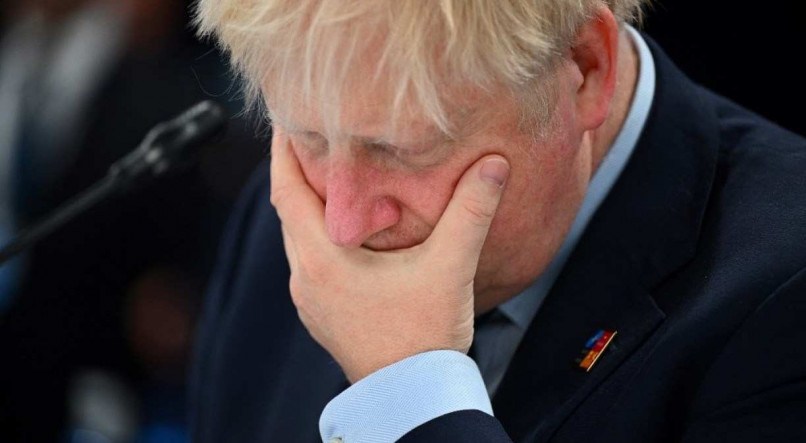 Boris Johnson reconheceu ter enganado o Parlamento e renunciou ao cargo de deputado