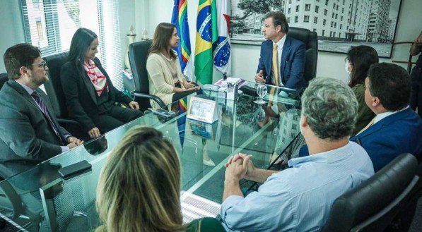 Raquel Lyra visita sede da OAB de Pernambuco e fala em luta pela democracia 