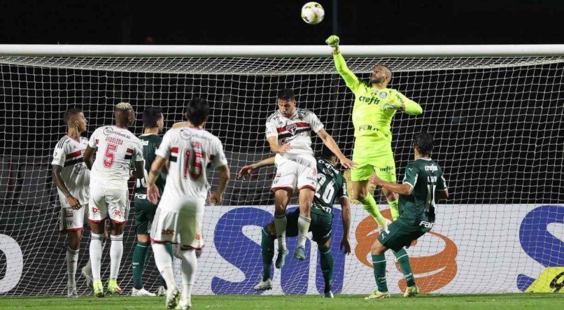 O Palmeiras perdeu por 1x0 para o S&atilde;o Paulo no jogo de ida das oitavas de final da Copa do Brasil