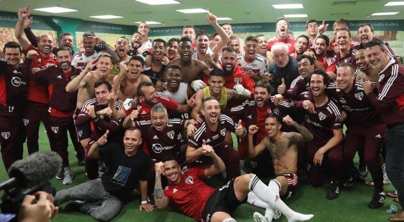 Vestiário do São Paulo após a classificação sobre o Palmeiras na Copa do Brasil 2022