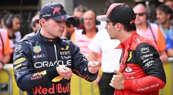 Max Verstappen, da Red Bull, e Charles Leclerc, da Ferrari, na Fórmula 1