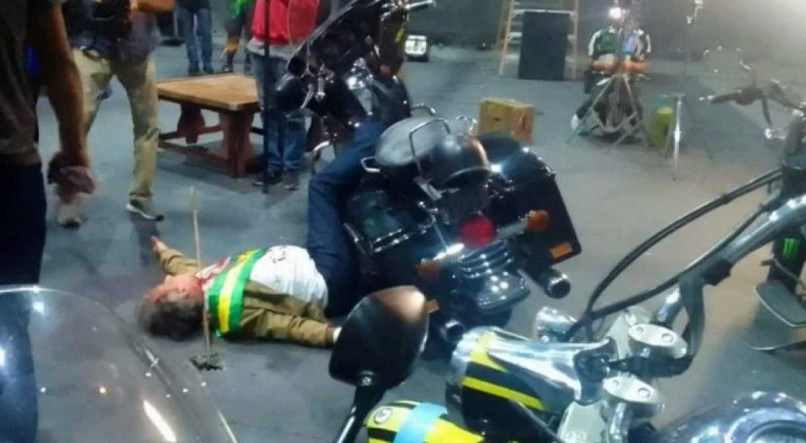 VÍDEO Imagens que simulam Jair Bolsonaro morto em motociata circulam nas redes bolsonaristas 