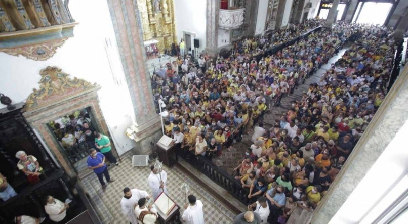 FÉ Festa Nossa Senhora do Carmo é realizada no Recife neste sábado (16)