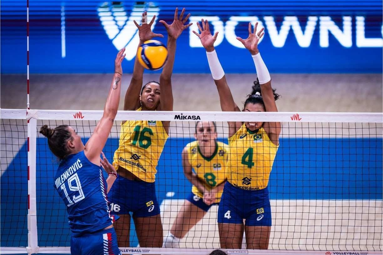 Em jogo eletrizante, Brasil vence Itália no tie-break e sobe na tabela da  Liga das Nações de Vôlei Feminino