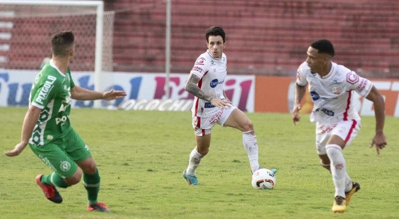 Lance da partida entre Náutico x Chapecoense partida válida pelo Campeonato Brasileiro da Série B 2022

