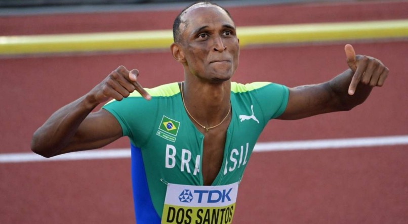 HISTÓRICO Brasileiro conquista ouro nos 400 metros com barreiras