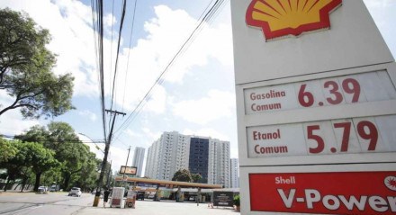 COMBUSTÍVEIS Variação do preço da gasolina em postos de Olinda, Recife e Jaboatão