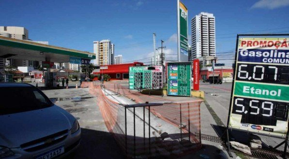 COMBUSTÍVEIS Variação do preço da gasolina em postos de Olinda, Recife e Jaboatão