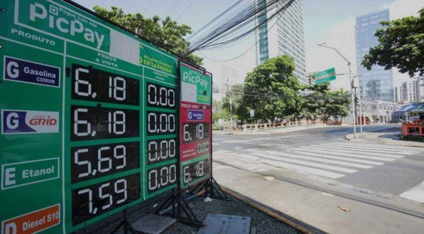 COMBUSTÍVEIS Variação do preço da gasolina em postos de Olinda, Recife e Jaboatão
