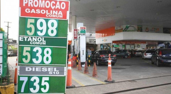 COMBUSTÍVEIS Variação do preço da gasolina em postos de Olinda, Recife e Jaboatão