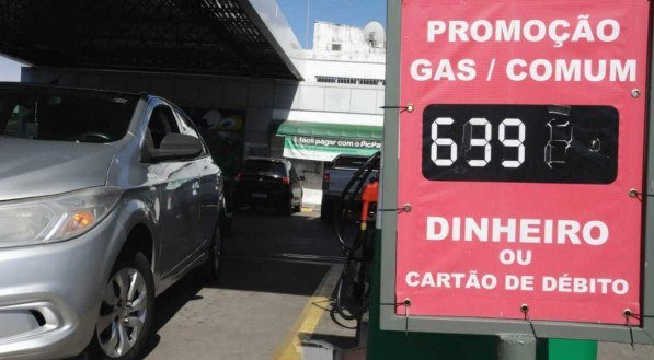 COMBUSTÍVEIS Variação do preço da gasolina em postos de Olinda, Recife e Jaboatão
