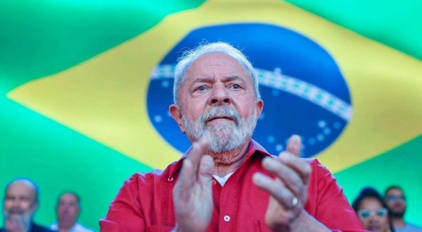 Assunto mais comentado em pol&iacute;tica no Twitter nesta ter&ccedil;a-feira (13) era: Lula subiu?