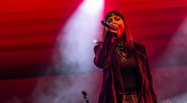 Pitty durante show no Festival de Inverno de Garanhuns de 2022