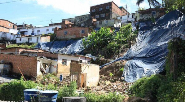 &Aacute;rea de risco no C&oacute;rrego do Abacaxi, no Grande Recife