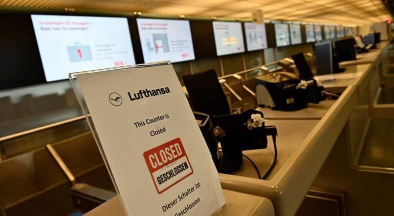 Aeroportos da Europa enfrentam caos durante as férias de verão