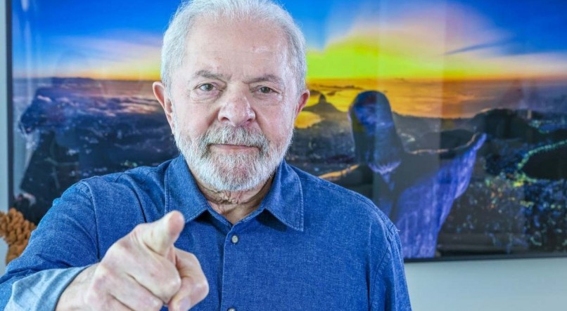 Lula (PT) est&aacute; buscando mais alian&ccedil;as entre pol&iacute;ticos, candidato est&aacute; aberto para retirar sua candidatura se Lula concorda em concordar com suas propostas de pol&iacute;ticas p&uacute;blicas.