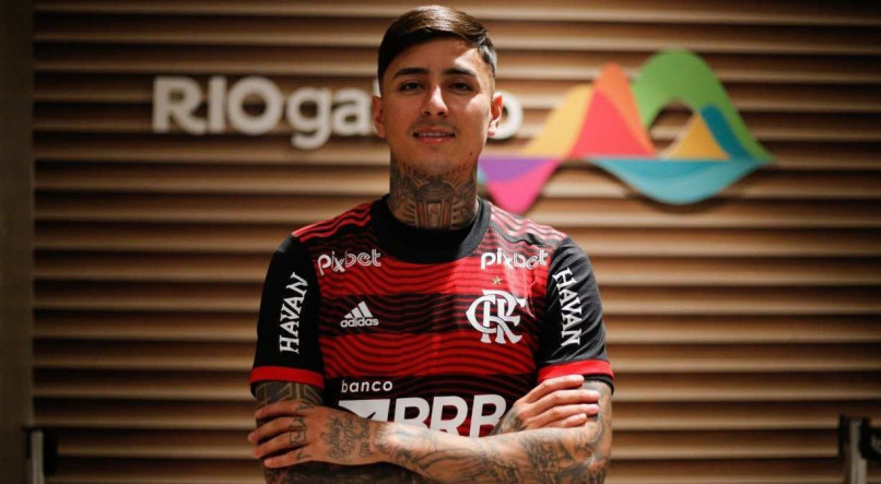 Erick Pulgar fechou com o Flamengo.