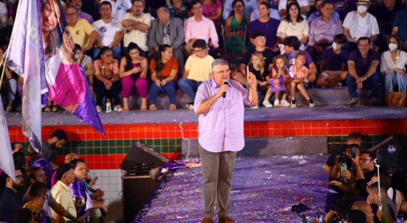 Guilherme Coelho, candidato a senador na chapa de Raquel Lyra, durante conven&ccedil;&atilde;o PSDB-Cidadania