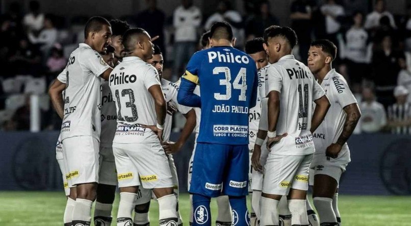 O Santos est&aacute; em busca de um novo treinador para 2023