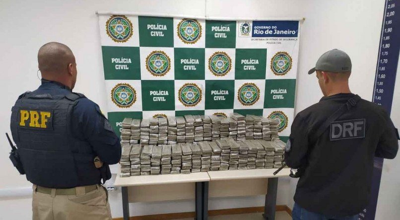 Polícia Rodoviária Federal (PRF) apreendeu 300 quilos de maconha