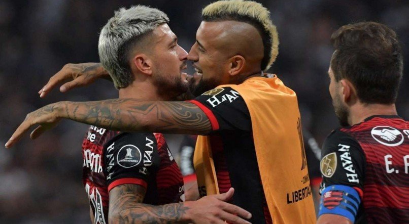 Arrascaeta e Vidal, do Flamengo.