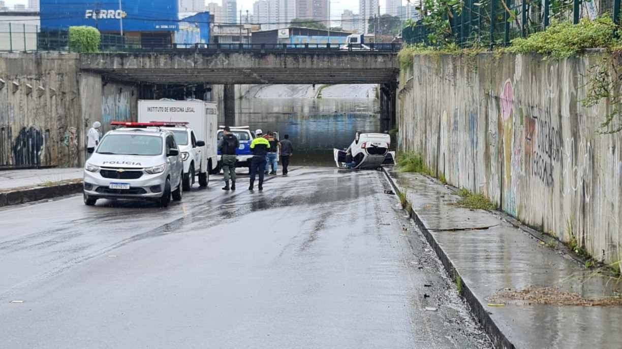 Foto da matéria: Morte de mulher em túnel: equipamento no Recife tem histórico de constantes inundações