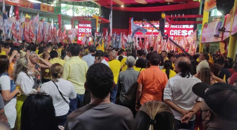 Convenção da Frente Popular está sendo realizada no Clube Português, no Recife