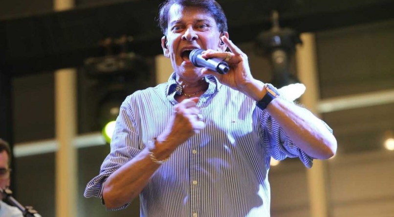 SHOW Adilson Ramos faz show na Festival da Seresta, no Recife