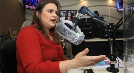 Candidatos ao Governo de Pernambuco - Entrevista na Rádio Jornal da candidata ao Governo de PE Marilia Arraes.