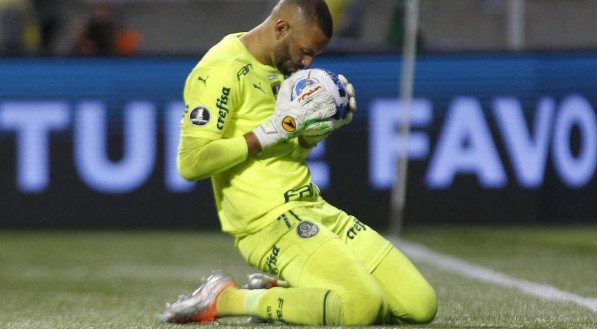 Weverton foi titular no Palmeiras diante do Deportivo Pereira pela Libertadores