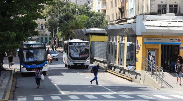 Somente entre janeiro e maio deste ano, 190 assaltos a ônibus foram somados pela polícia no Grande Recife
