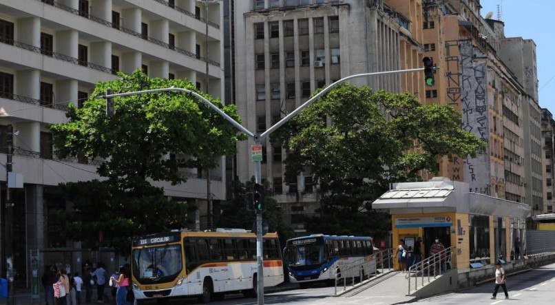 Assalto a ônibus aconteceu na área central do Recife