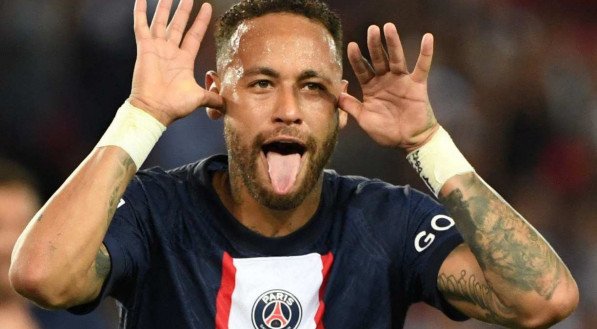 Neymar &eacute; destaque no ataque do PSG