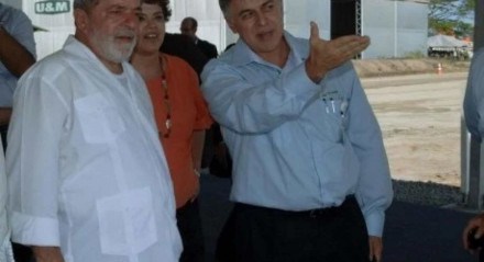 Lula com Paulo Roberto em Suape