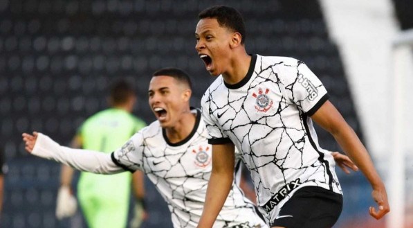 O Corinthians encara o Zumbi-AL em jogo da Copinha 2023