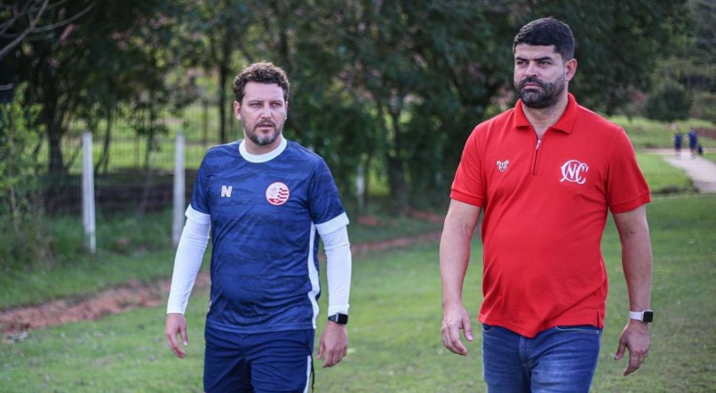 Elano Blumer, técnico do Náutico, e Ari Barros, executivo de futebol
