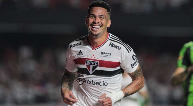 O S&atilde;o Paulo enfrenta &Aacute;gua Santa hoje (13)