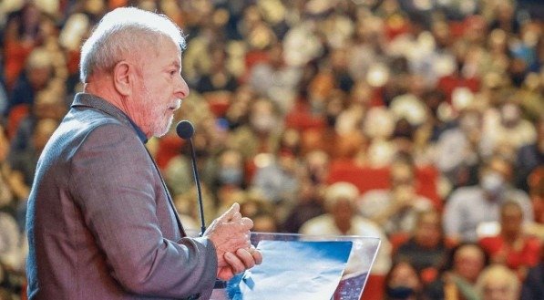 A campanha de Lula informou que as mudan&ccedil;as s&atilde;o apenas revis&otilde;es do texto e j&aacute; estavam anunciadas, sem altera&ccedil;&otilde;es de m&eacute;rito