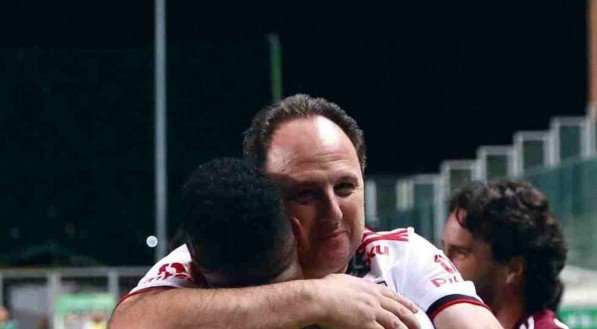 Rogério Ceni comemorou bastante a classificação do São Paulo para as semifinais da Copa do Brasil